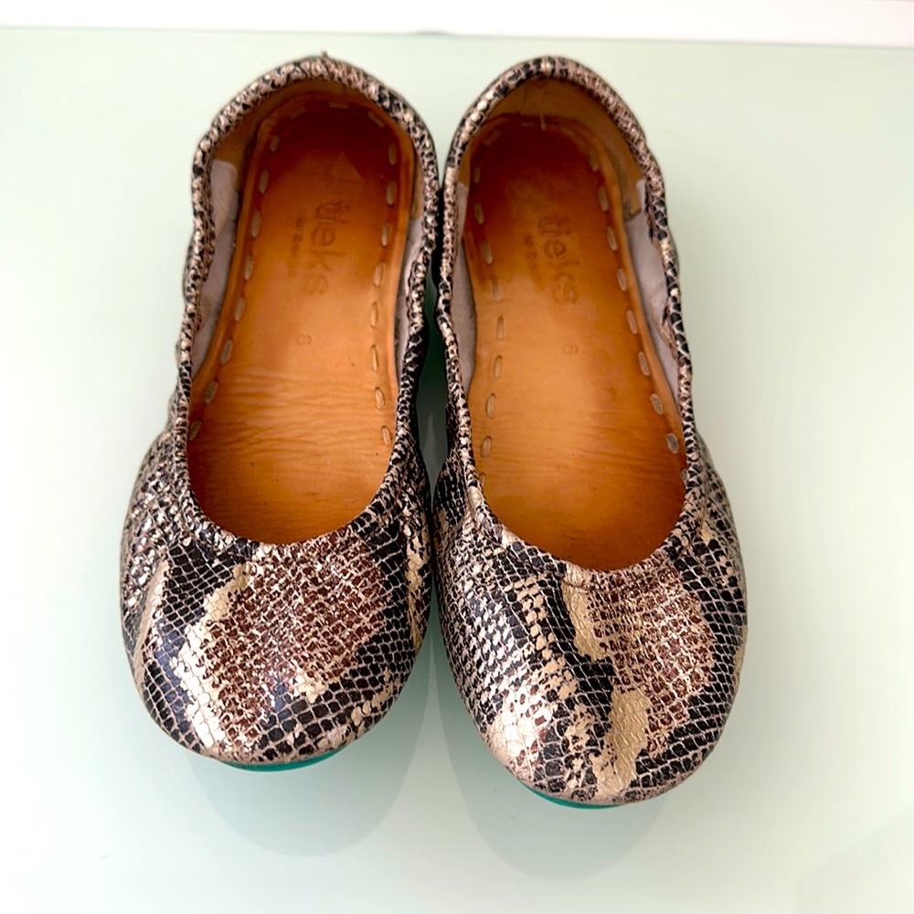 Tieks Copperhead Snake Print size 6